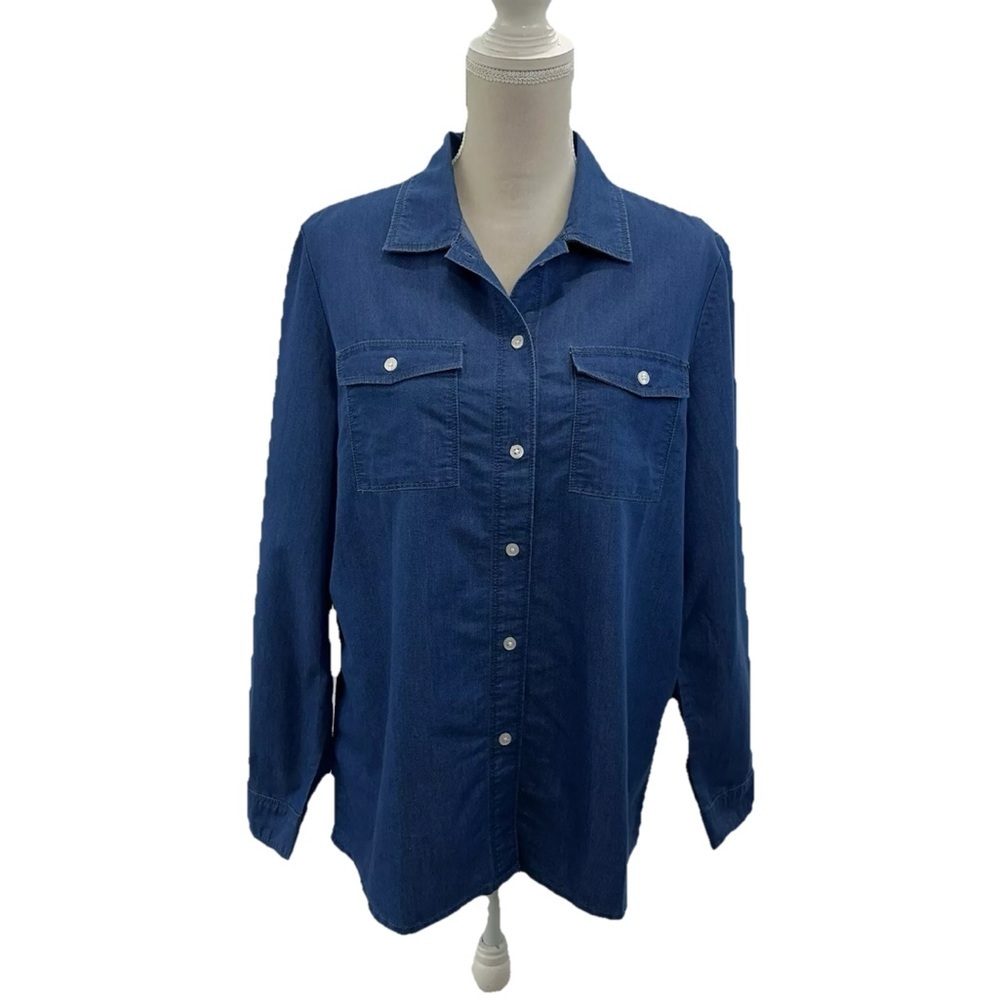 NWOT Blair Chambray Button Up Shirt Women’s Medium Relaxed Long Sleeve Cotton